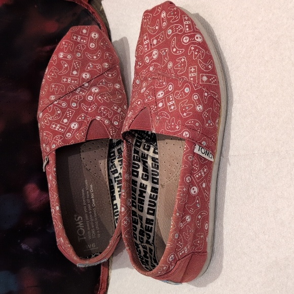 Toms with gaming design - Picture 2 of 2